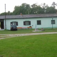 autokemp-u-skalniku-straz-nad-nezarkou-bzebe