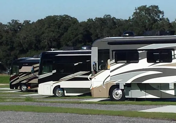 grand-oaks-rv-resort-museum-lady-lake-jqrlb