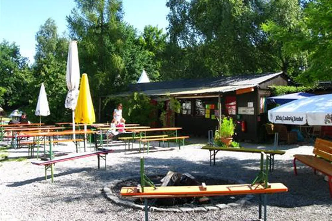 jugendubernachtungscamp-the-tent-munchen-iiyue