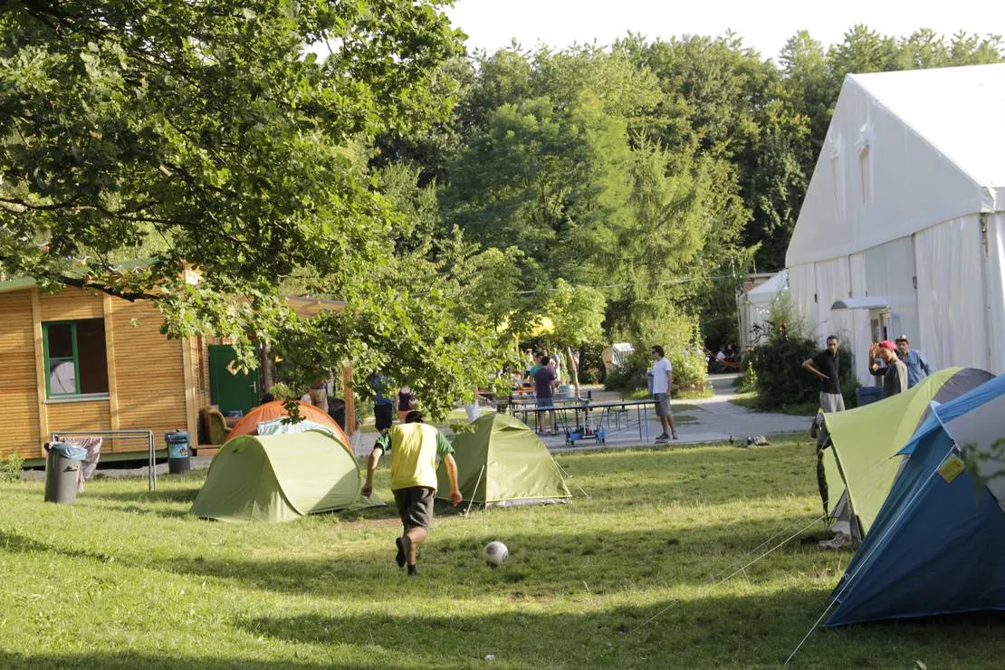 jugendubernachtungscamp-the-tent-munchen-s1ftu