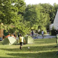jugendubernachtungscamp-the-tent-munchen-s1ftu