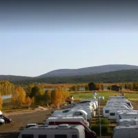 yllaksen-ykkos-caravan-akaslompolo-krqrz