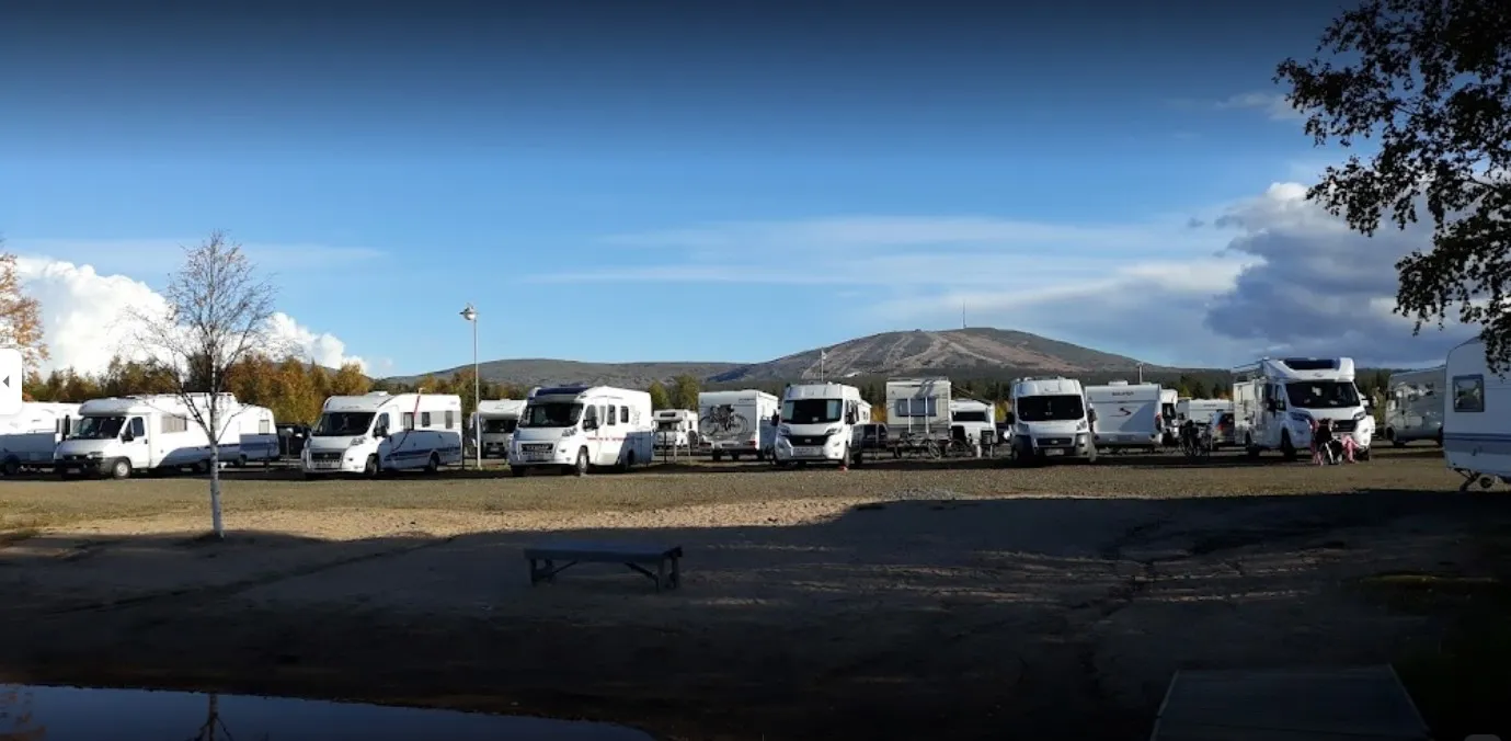 yllaksen-ykkos-caravan-akaslompolo-qyegw