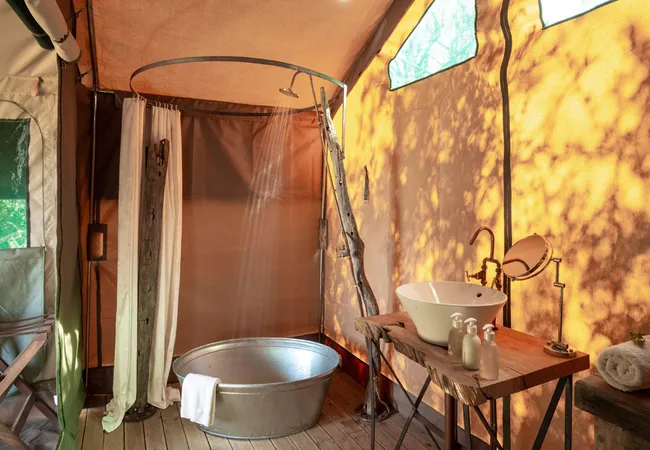 shamwari-explorer-camp-eastern-cape-south-africa-f83dt
