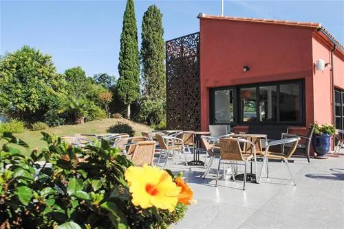 le-haras-palau-del-vidre-8wn34