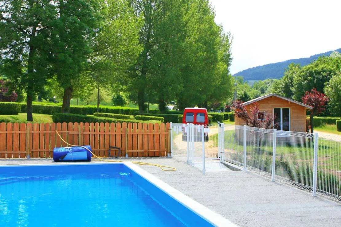 camping-haute-loire-et-gite-detapes-lestela-le-monastier-sur-gazeille-jgjzo