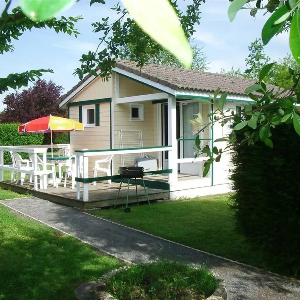 les-chalands-fleuris-st-andre-des-eaux-loire-atlantique-xhw3z