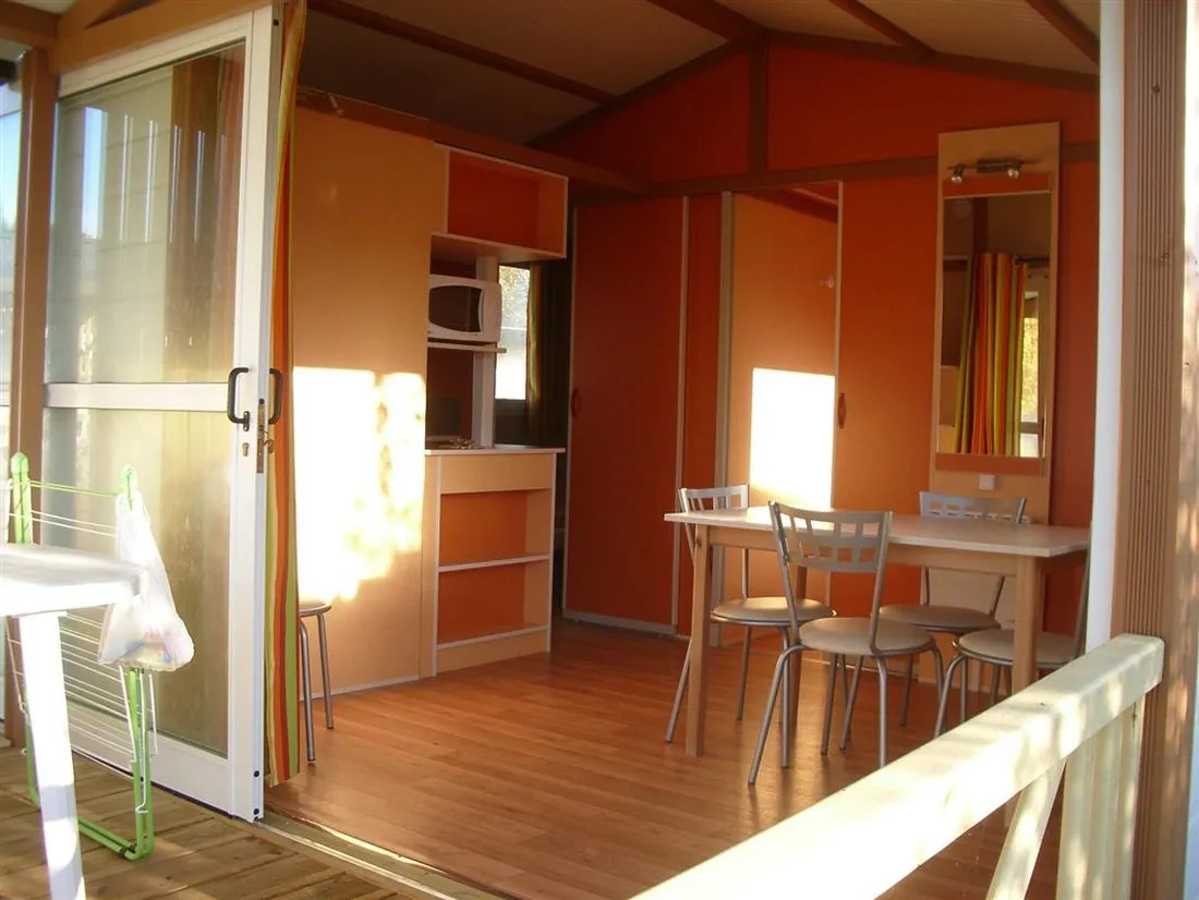les-chalands-fleuris-st-andre-des-eaux-loire-atlantique-xwbs9