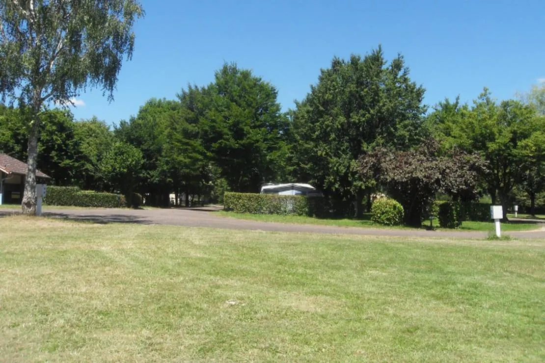 camping-le-chapeau-chinois-villersexel-lstyu