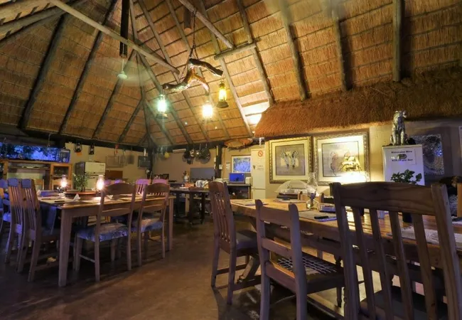 croc-bridge-safari-lodge-entrance-of-crocodile-bridge-gate-gomondwane-road-27pqa