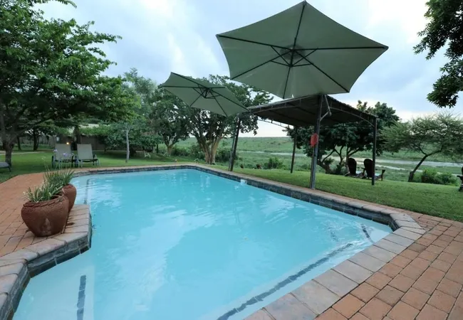 croc-bridge-safari-lodge-entrance-of-crocodile-bridge-gate-gomondwane-road-g8mvr