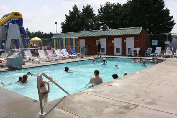 yogi-bears-jellystone-parktm-at-daddy-joes-tabor-city-sydyu