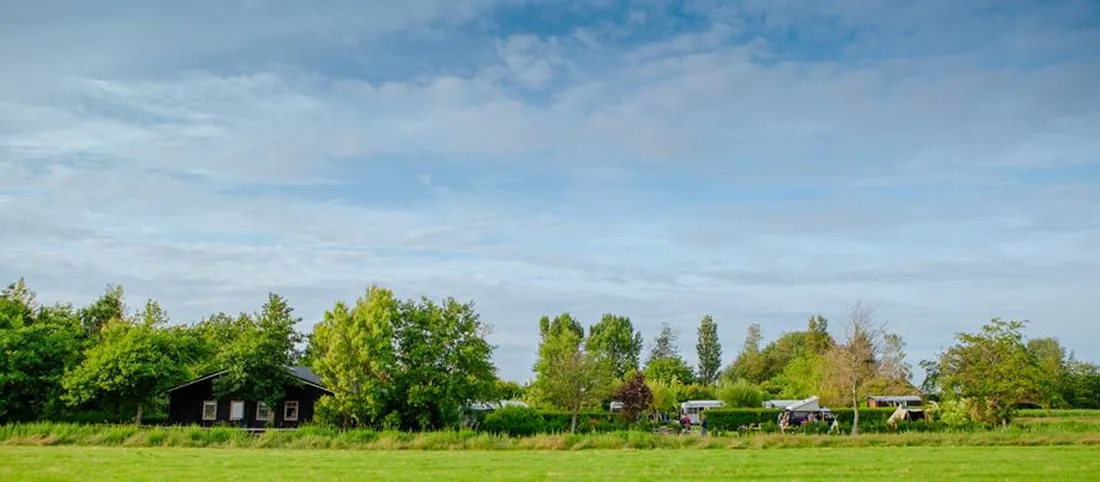 svr-de-nije-trije-pingjum-cmxx4