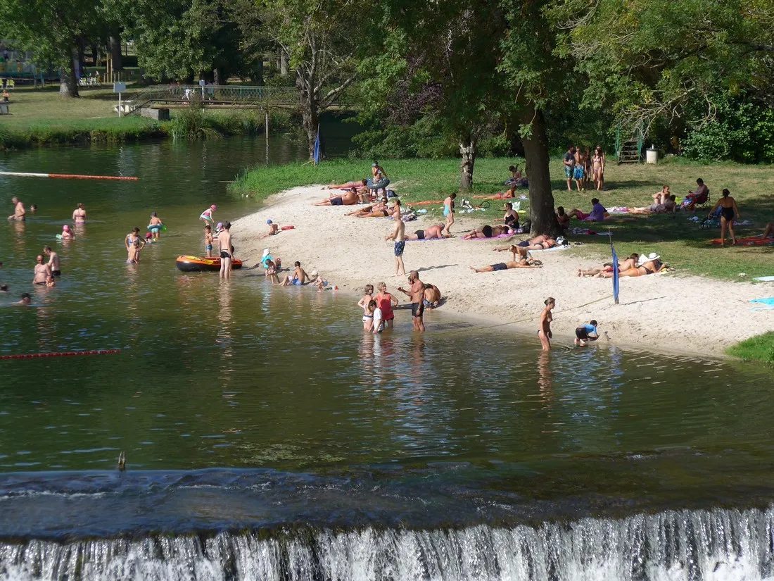 municipal-de-la-plage-st-aulaye-dordogne-c1ekk