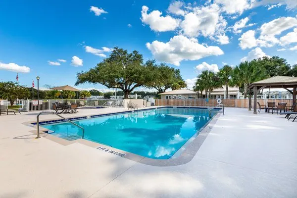 paradise-oaks-rv-resort-bushnell-aqmdh