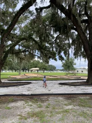 paradise-oaks-rv-resort-bushnell-yaimv