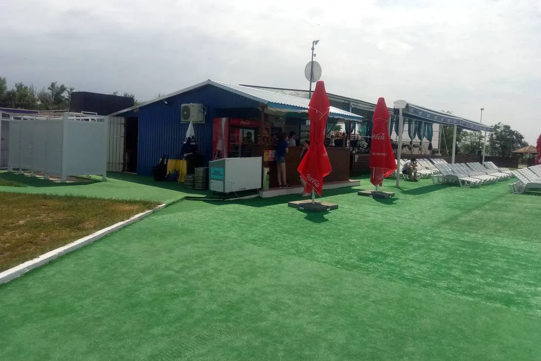aqualands-camping-rosu-3mxqs