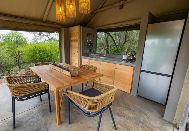 bushveld-bivouac-lekkergoed-farm-r40-b9aif