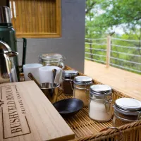 bushveld-bivouac-lekkergoed-farm-r40-c7uvo