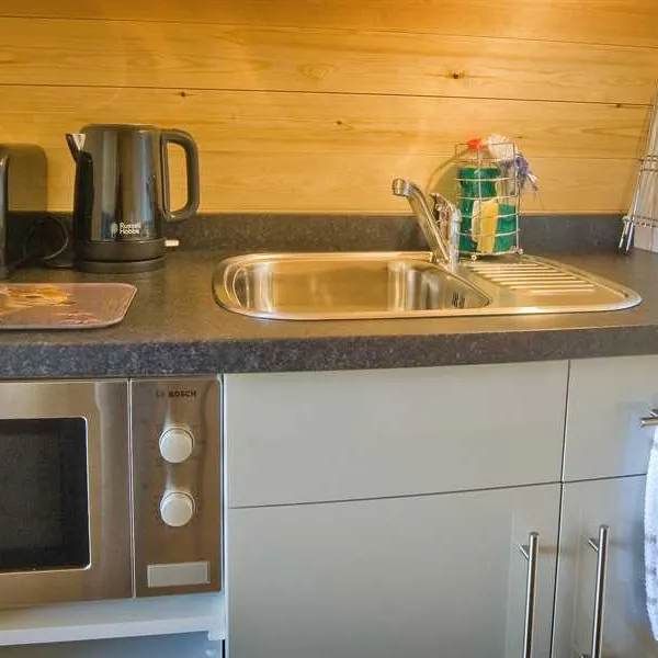 thornfield-camping-cabins-carlisle-rou5i