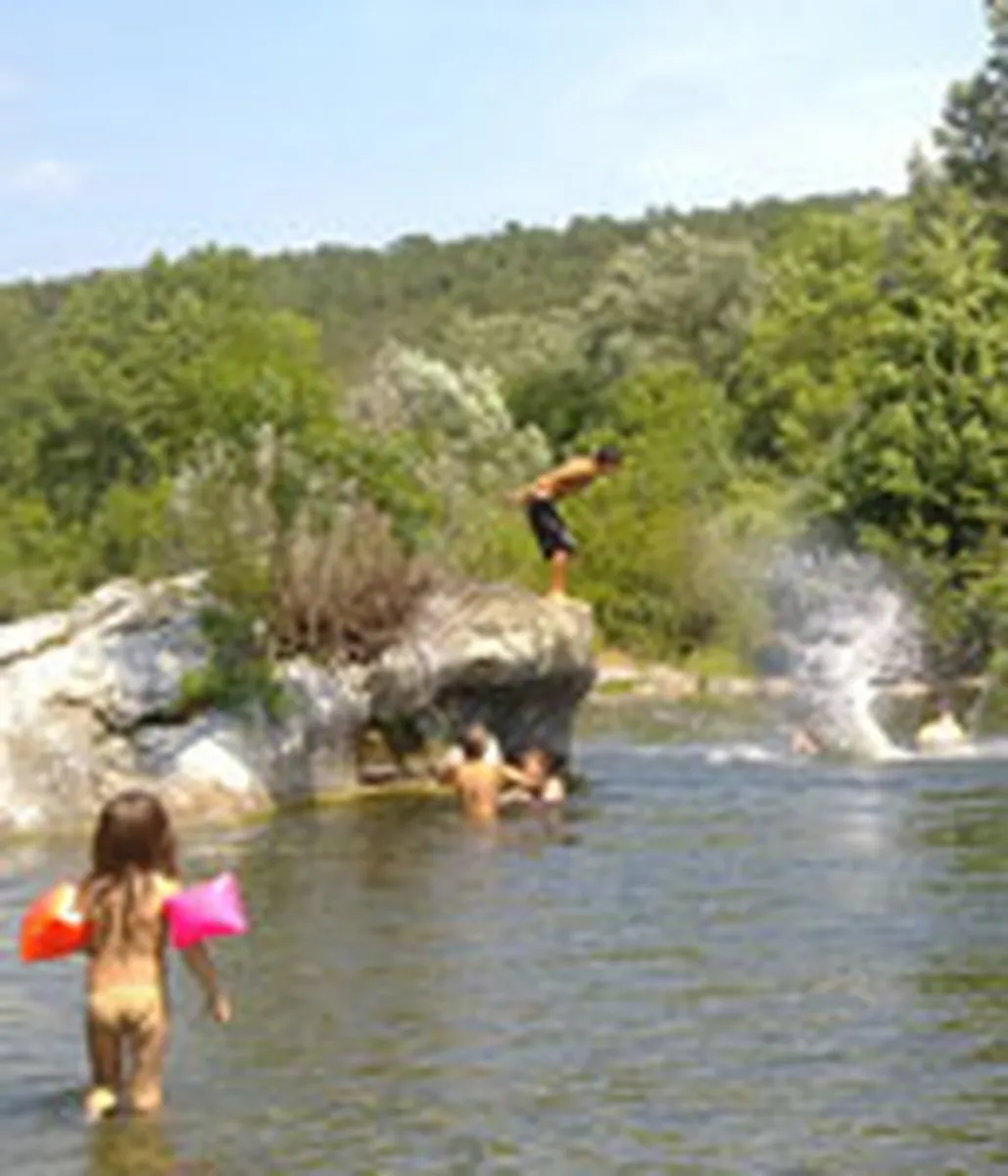 isis-en-cevennes-st-julien-de-la-nef-hybqk