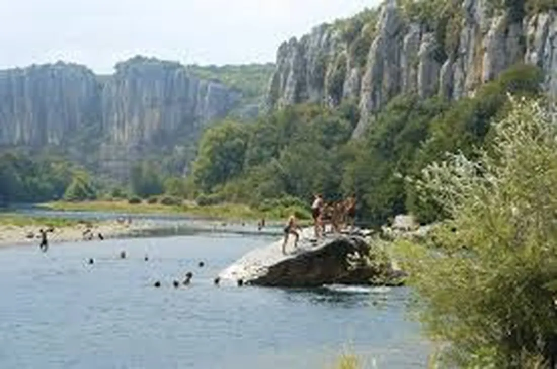 les-blaches-casteljau-ardeche-zkqvi